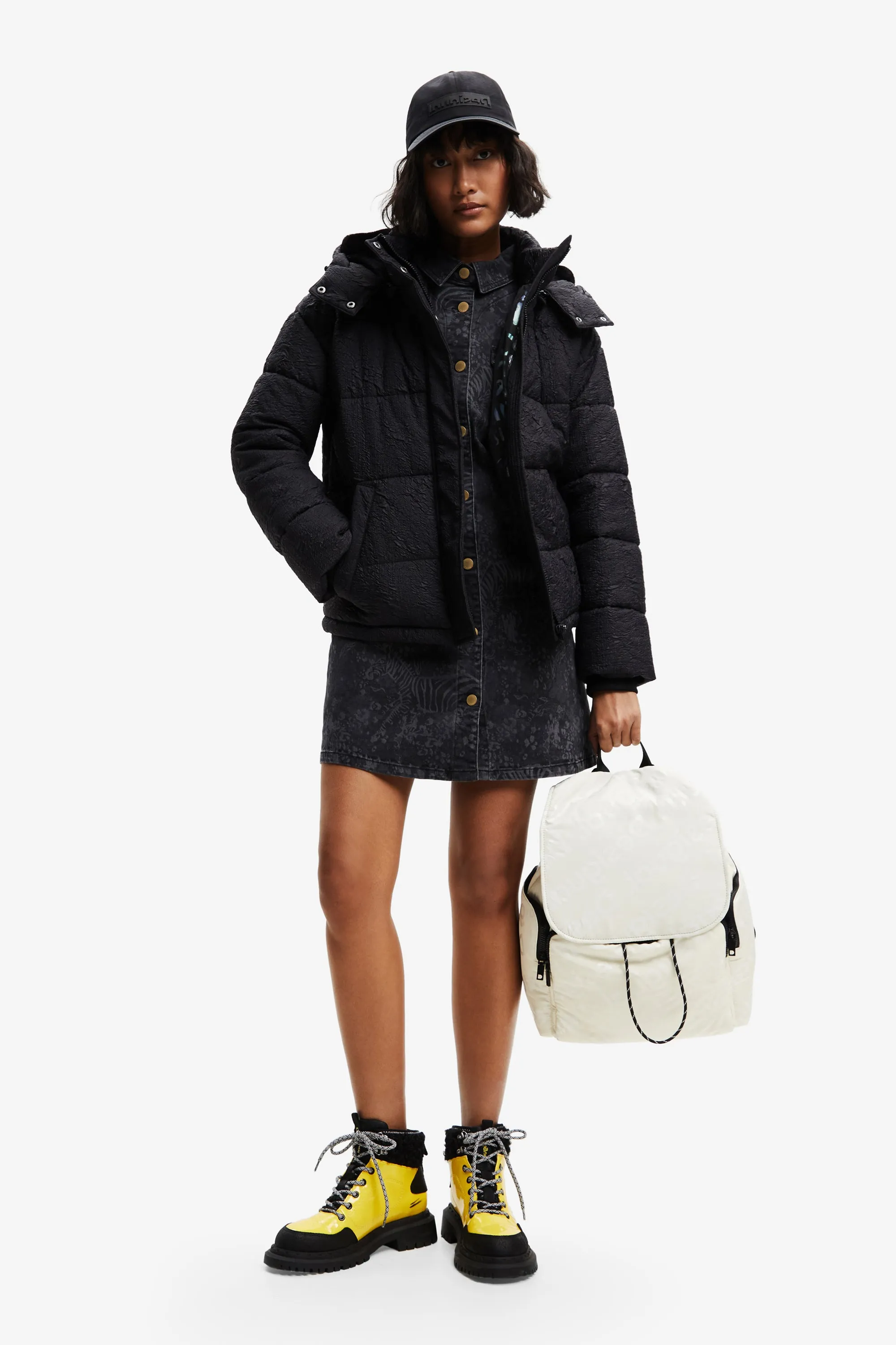 Desigual Padded Estocolmo Coat with Detachable Hood 22WWEW18