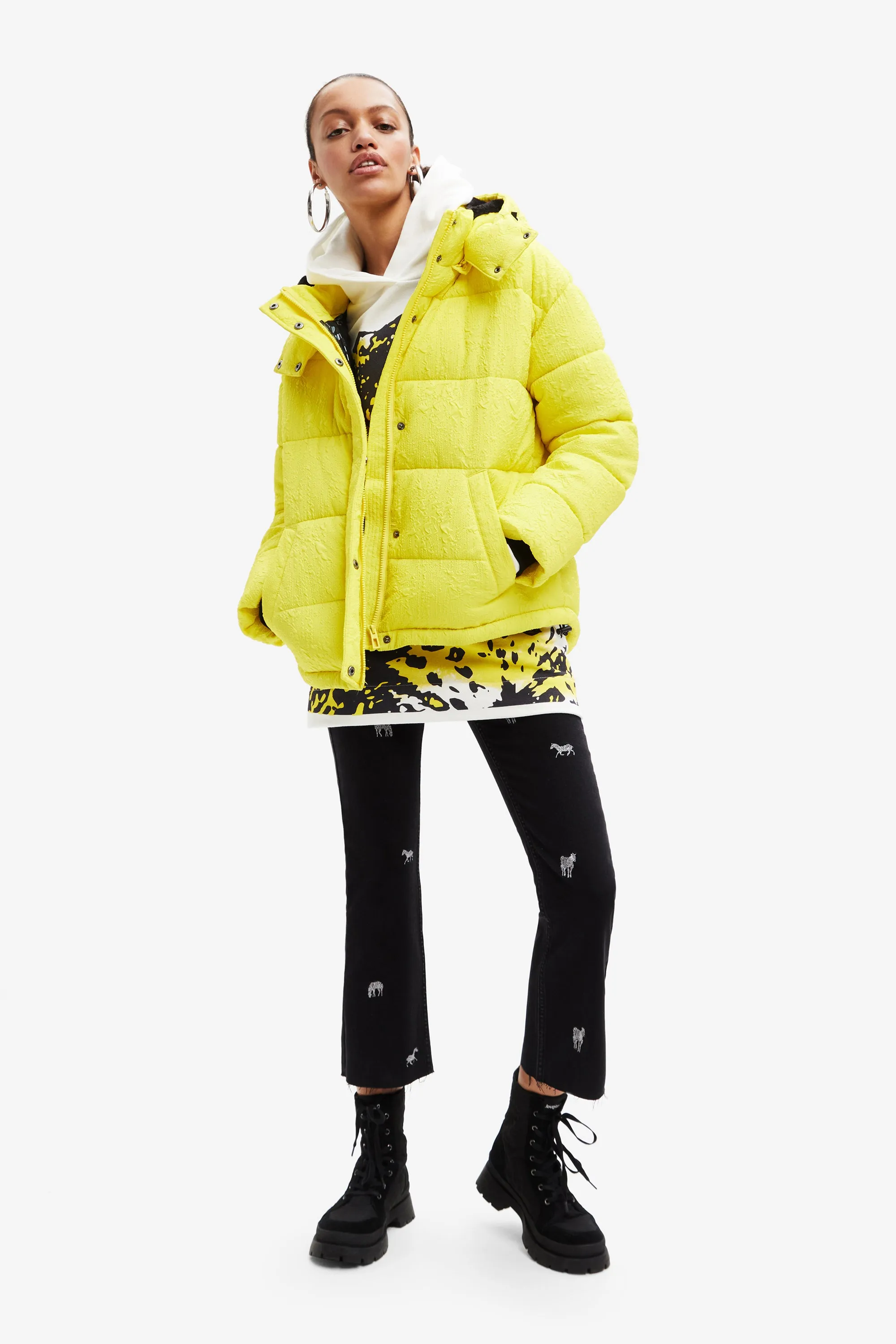 Desigual Padded Estocolmo Coat with Detachable Hood 22WWEW18