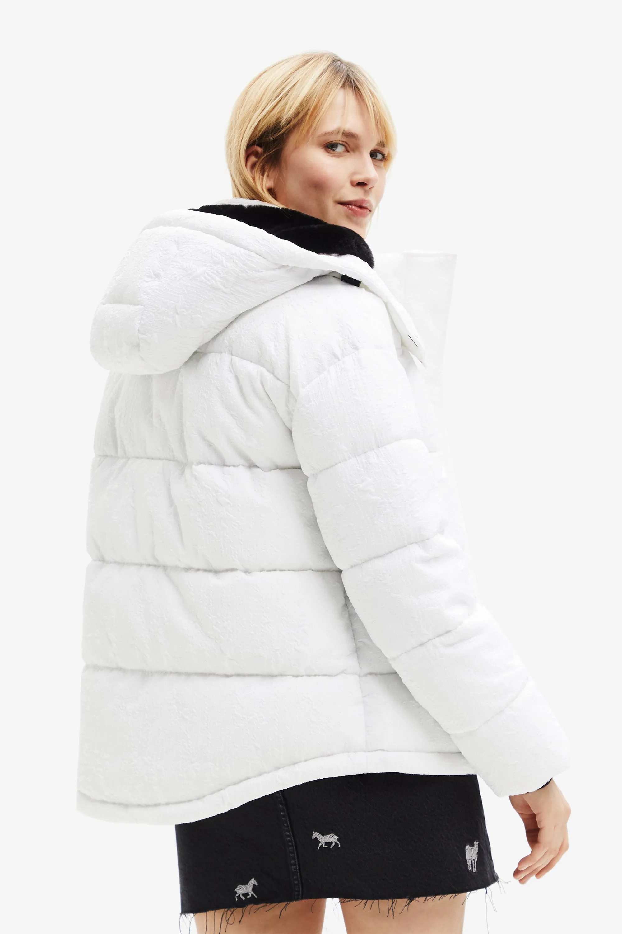 Desigual Padded Estocolmo Coat with Detachable Hood 22WWEW18